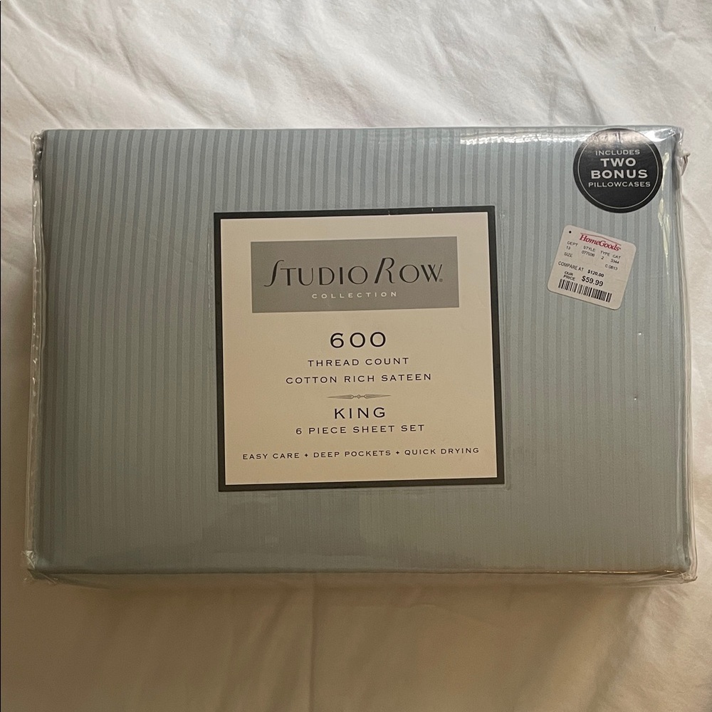 NWT - Studio Row Collection King 600 Thread Count Sheet Set - Light Blue